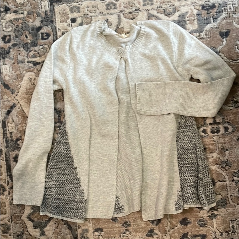 Elegant Gray Women's Sweater